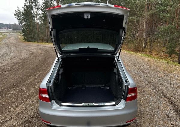 Skoda Superb cena 43500 przebieg: 276500, rok produkcji 2013 z Radomsko małe 46